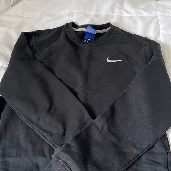 Nike Sweaters - Nike sweatshirt, size Large, worn couple of times